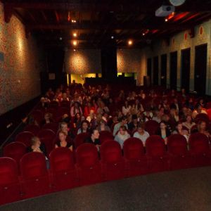 Unmittelbar vor dem Wettbewerb - hier vor und im Theater_1.JPG