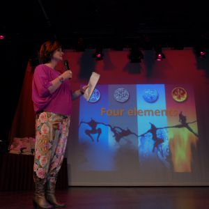 Praesentation auf der Buehne_04.JPG