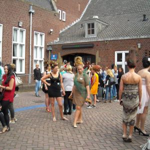 Unmittelbar vor dem Wettbewerb - hier vor und im Theater_4.JPG