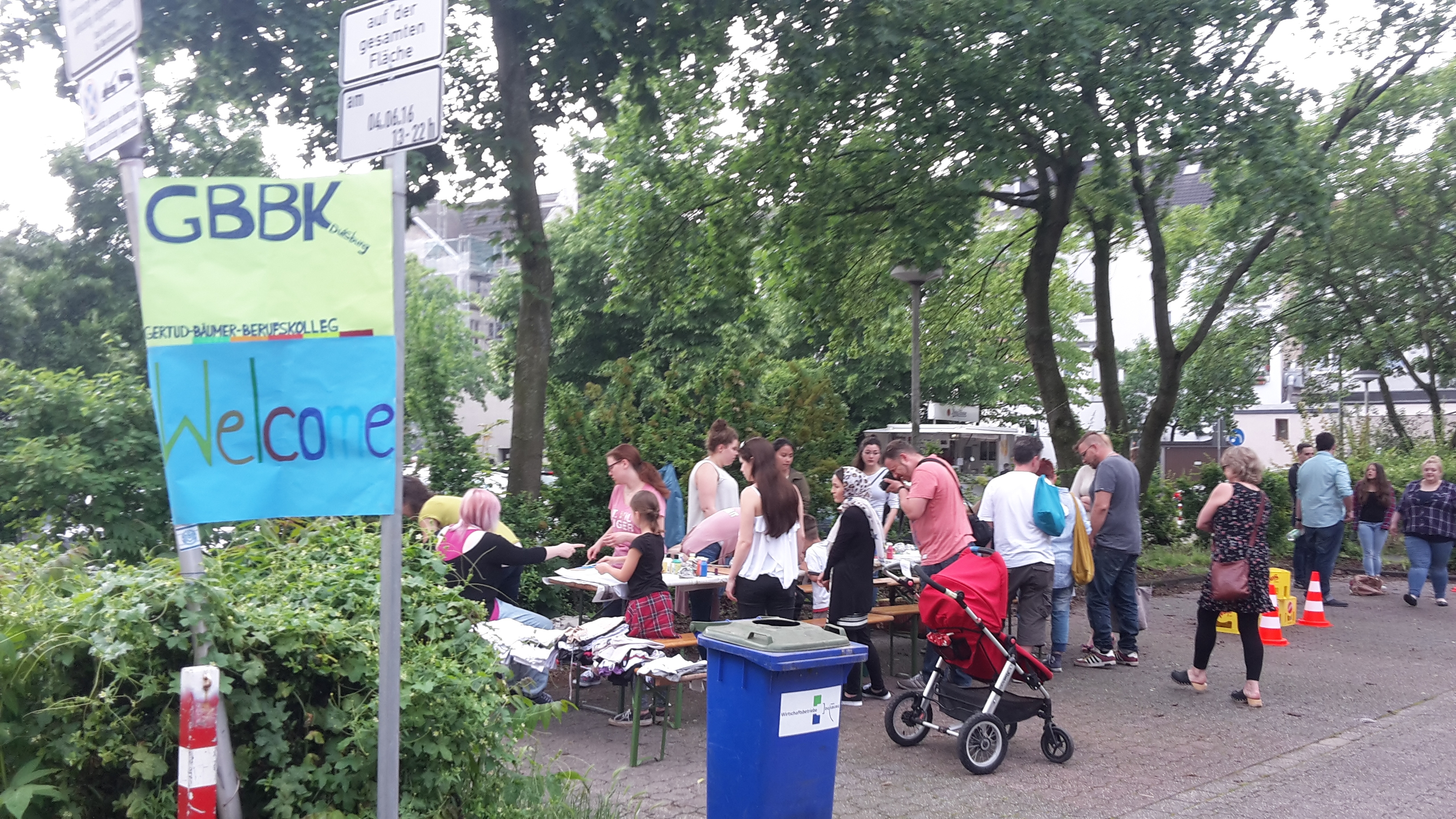 Die Fachschule für Sozialpädagogik nimmt am Neudorfer Nachbarschaftsfest teil