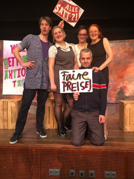 Theater "Alle satt" in der Aula